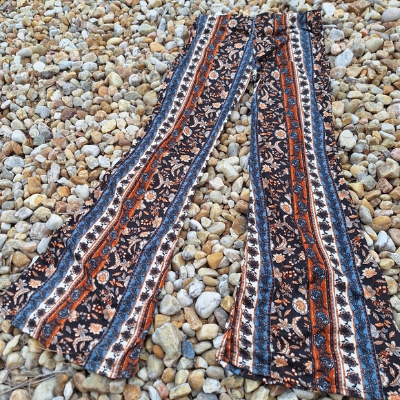 NEW Boho Leggings Hippie Pants Bell Bottoms Flared Leg Yoga Athleisure Gypsy - Picture 3 of 15